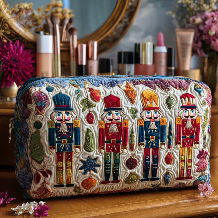 Beauty case quiltat med lysande nötknäppare NCU0PT9507