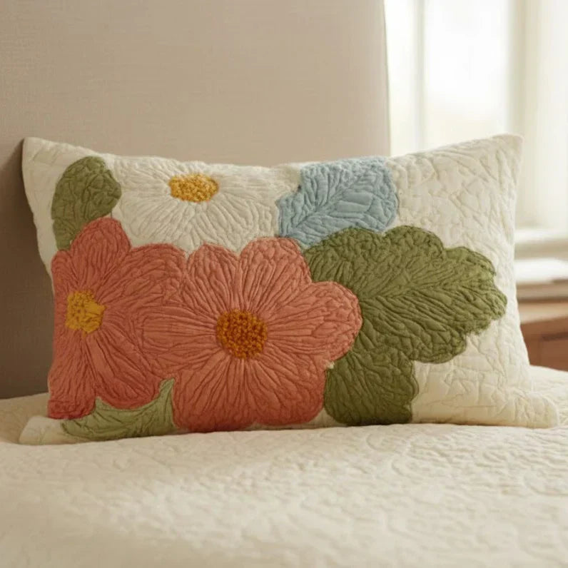 Quiltad kudde med retroprästkragar
