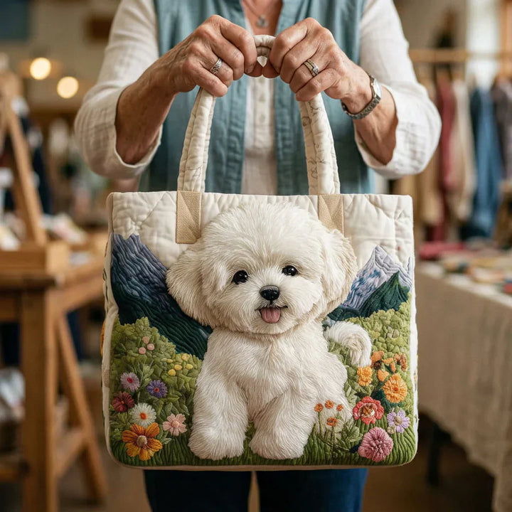 Handsydd quiltad väska med magisk hund